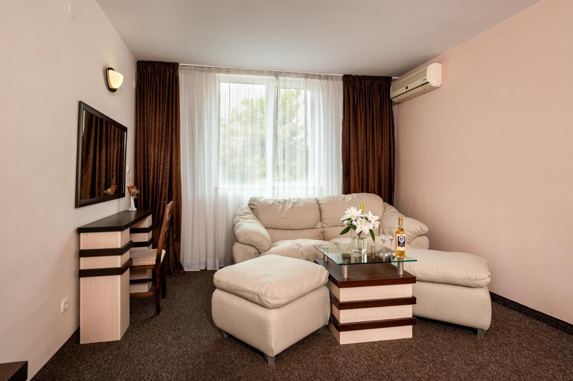 Spa Hotel Holiday Velingrado Exterior foto